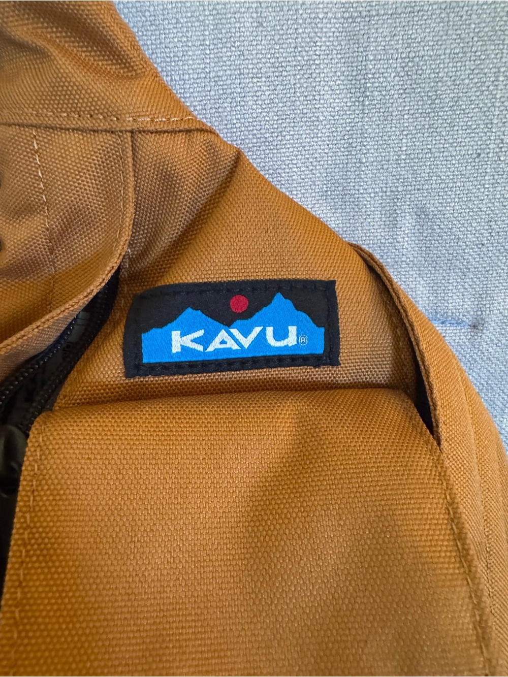 Kavu Mini golden rope Sling Pack - Picture 3 of 3
